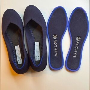 Rothy’s Round toe Flats size W 7 Navy Blue